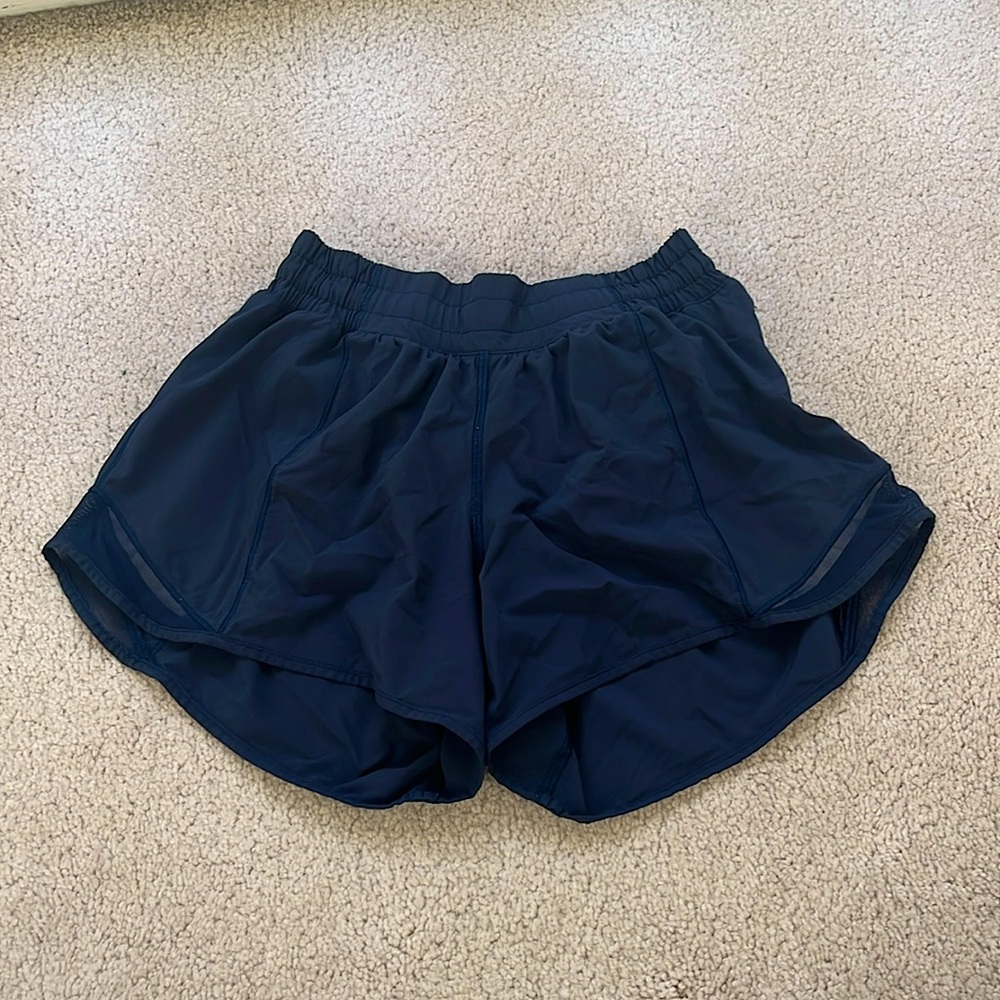 Lululemon Hotty Hot Shorts 4” - TRUE NAVY